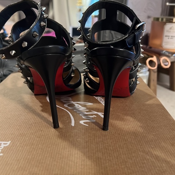 Christian Louboutin shoes - Picture 3 of 11